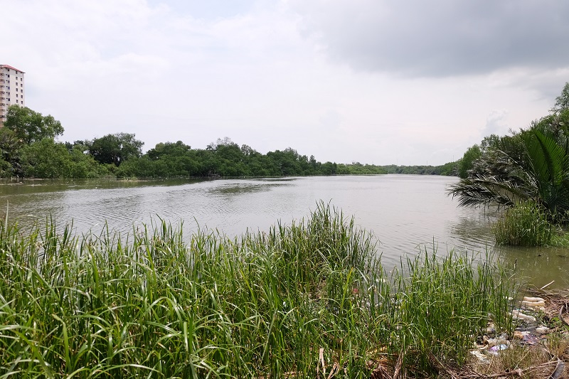 The Sungai Perai can be rehabilitated as a public space to become a recreational venue. 