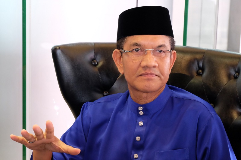 Penang Umno Liaison chief Datuk Seri Zainal Abidin Osman speaks to reporters during a press conference in George Town July 11, 2017. u00e2u20acu201d Picture by KE Ooi 
