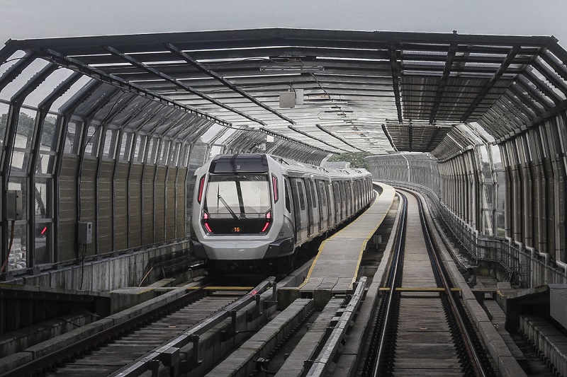 Do you know how much it cost to build Malaysia's first MRT line and where the MRT trains were assembled? u00e2u20acu201d Picture by Yusof Mat Isa