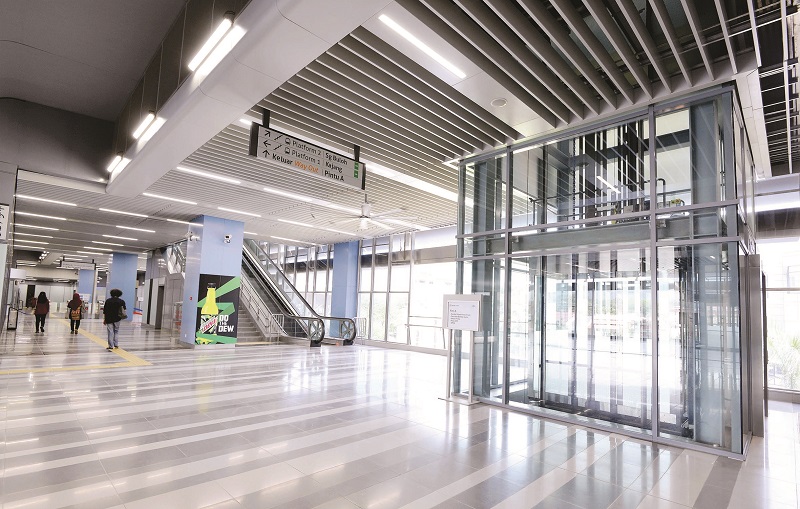 Inside the elevated station.