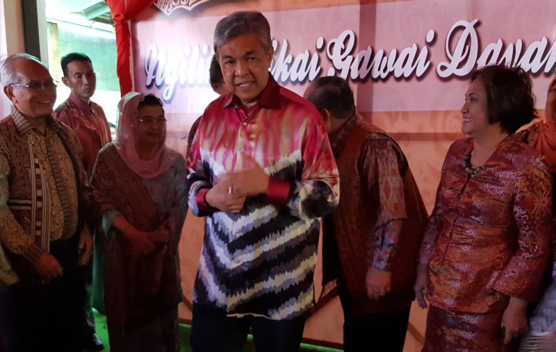 Deputy Prime Minister Datuk Seri Ahmad Hamidi said that the federal government is adopting an open mind and is prepared to accept feedback on talks regarding the rights of the two Borneo states. u00e2u20acu201d Picture by Sulok Tawie 