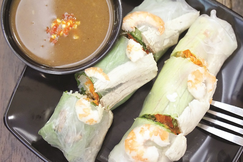 Vietnamese spring rolls from Obanhmi. — Malay Mail pic