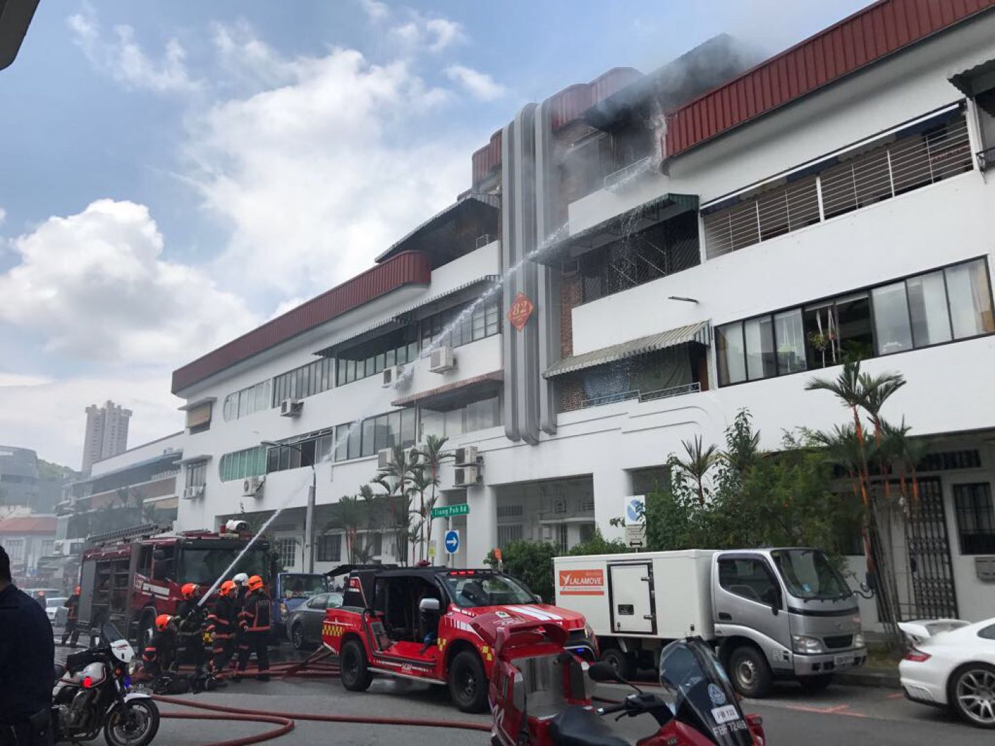 The fire broke out from a 4th storey apartment at 82 Tiong Poh Road. u00e2u20acu201d Picture by Tan Yo-hinn