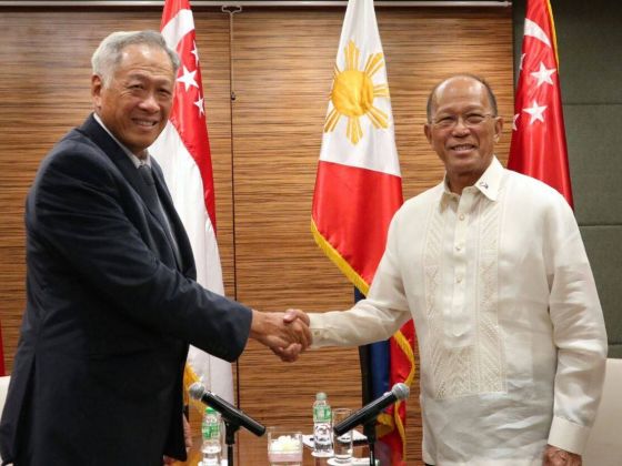 Minister for Defence Dr Ng Eng Hen met with the Philippine Secretary of National Defense Delfin Lorenzana yesterday. u00e2u20acu201d Ng Eng Hen/Facebook