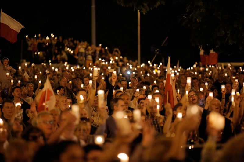 People protest against the Supreme Court legislation in Lodz, Poland, July 20, 2017. u00e2u20acu201d Reuters pic 