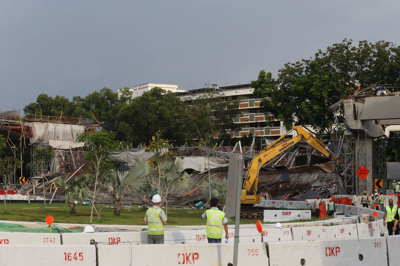 The collapsed section of the viaduct at Upper Changi Road East near the junction of the Pan-Island Expressway. u00e2u20acu201d TODAY pic