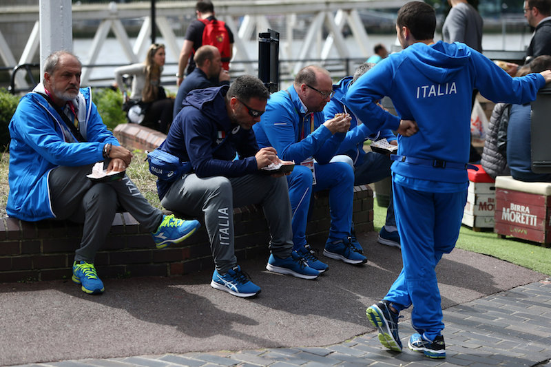 Members of Italy's athletics squad eat outside theu00c2u00a0Toweru00c2u00a0Hotelu00c2u00a0in London August 8, 2017.u00c2u00a0u00e2u20acu201d Reuters pic