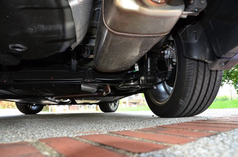 The suspension differences do contribute quite a bit to the driving dynamics, thus the turbocharged 1.6 Elantra would have an advantage during corners, and especially when the car is pushed to its limits.