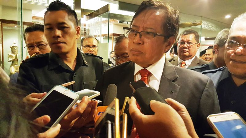 Chief Minister Datuk Amar Abang Johari Openg, speaking to reporters, says that the Petros board will decide on the appointment of chief executive officer. u00e2u20acu201d Picture by Sulok Tawien