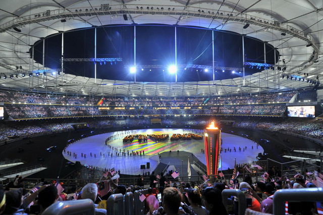 SEA Games volunteers create a captivating alphabetical formation that spell out WAU, during the KL2017 SEA Games closing ceremony and the Merdeka eve countdown at Stadium Nasional Bukit Jalil here, tonight. u00e2u20acu201d Bernama pic