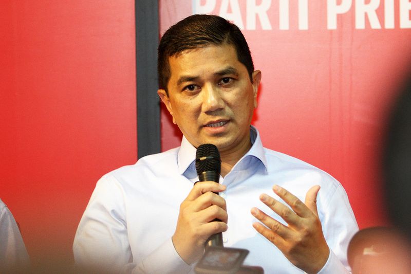 Datuk Seri Azmin Ali speaking during a press conference at Menara Yayasan Selangor, Petaling Jaya, August 14, 2017. u00e2u20acu201d Picture by Miera Zulyana