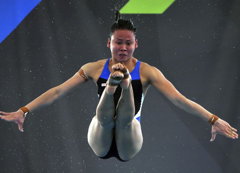 Pandelela Rinong melakukan aksi terjun dalam acara akhir Platform 10M wanita di Pusat Akuatik Kebangsaan di Bukit Jalil 28 Ogos 2017. u00e2u20acu201d Foto Bernama
