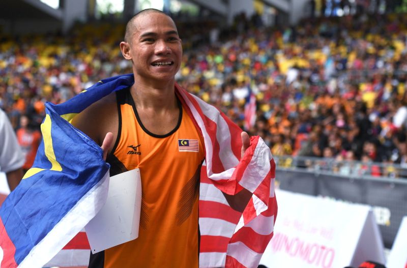 Wajah baru Rayzam Shah Wan Sofian selepas mencukur rambut sempena menjuarai acara 110 meter berpagar lelaki Sukan SEA ke-29 KL2017 di Stadium Nasional Bukit Jalil hari ini. u00e2u20acu2022 Foto Bernama
