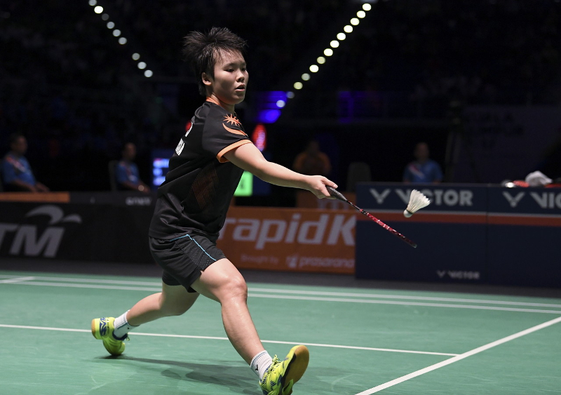 Goh Jin Wei dari Malaysia beraksi menentang Pornpawee Chochuwong dari Thailand dalam perlawanan separuh akhir Persaorangan Wanita, di Sukan SEA Kuala Lumpur 2017 di Axiata Arena, KL Sports City, Bukit Jalil hari ini. u00e2u20acu201d Foto Bernama