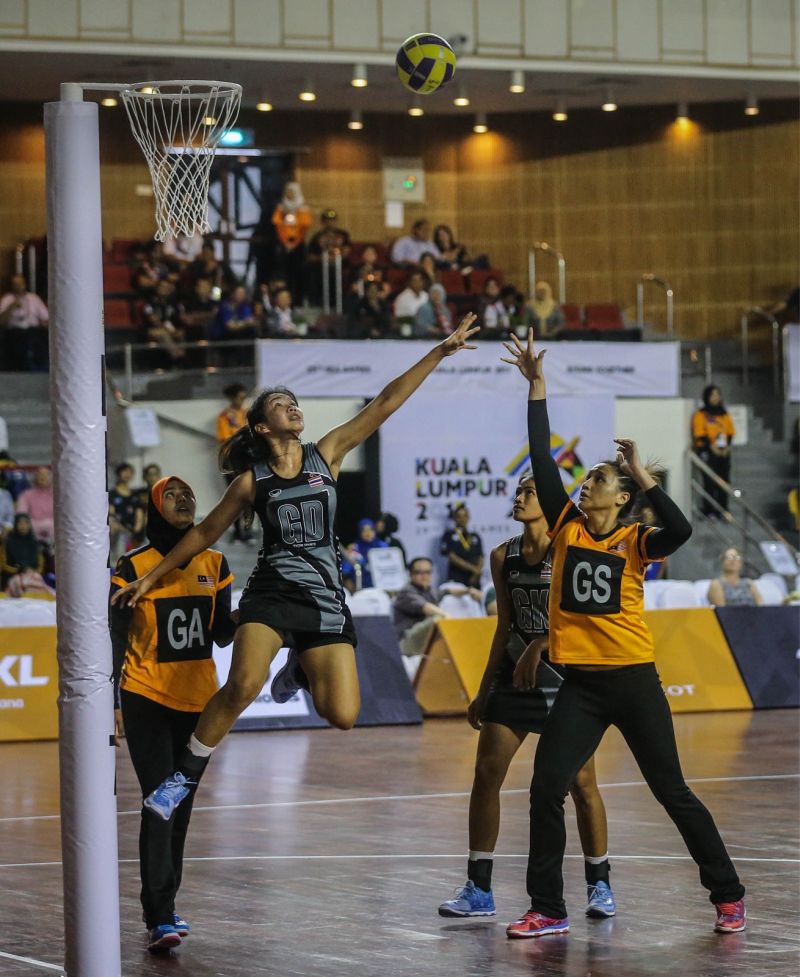 An Najwa of Malaysia attempts to score against Thailand. u00e2u20acu2022 Malay Mail pic