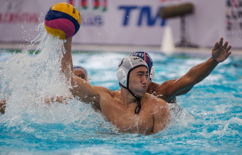 Malaysiau00e2u20acu2122s Tan Tsien Hann aims at the Philippines goal in the menu00e2u20acu2122s water polo second round match between Malaysia and the Philippines at Kuala Lumpur SEA Games 2017 at the National Aquatic Centre in Bukit Jalil. u00e2u20acu2022 Bernama pic