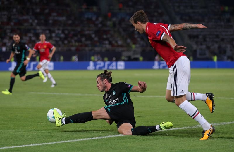Manchester Unitedu00e2u20acu2122s Victor Lindelof in action with Real Madridu00e2u20acu2122s Gareth Bale during the Super Cup Final match in Skopje, Macedonia, August 8, 2017. u00e2u20acu201d Reuters pic