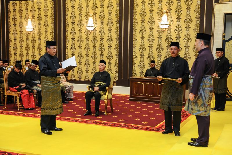 Tan Sri Md Raus Sharif took his oath in front of Yang di-Pertuan Agong Sultan Muhammad V at the Istana Negara in Kuala Lumpur August 4, 2017. u00e2u20acu2022 Bernama pic