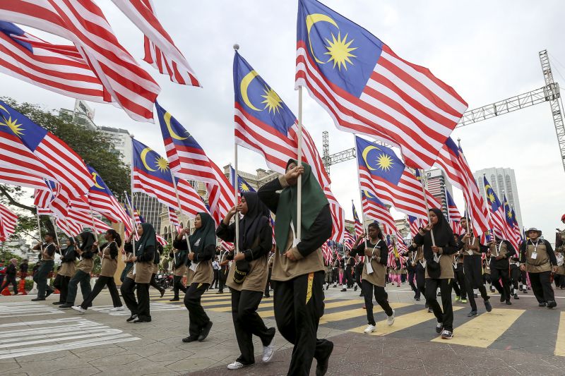 Rosliza and her Buddhist mother are not recorded as Muslim converts by the Selangor and Federal Territories Islamic bodies. — Picture by Yusof Mat Isa