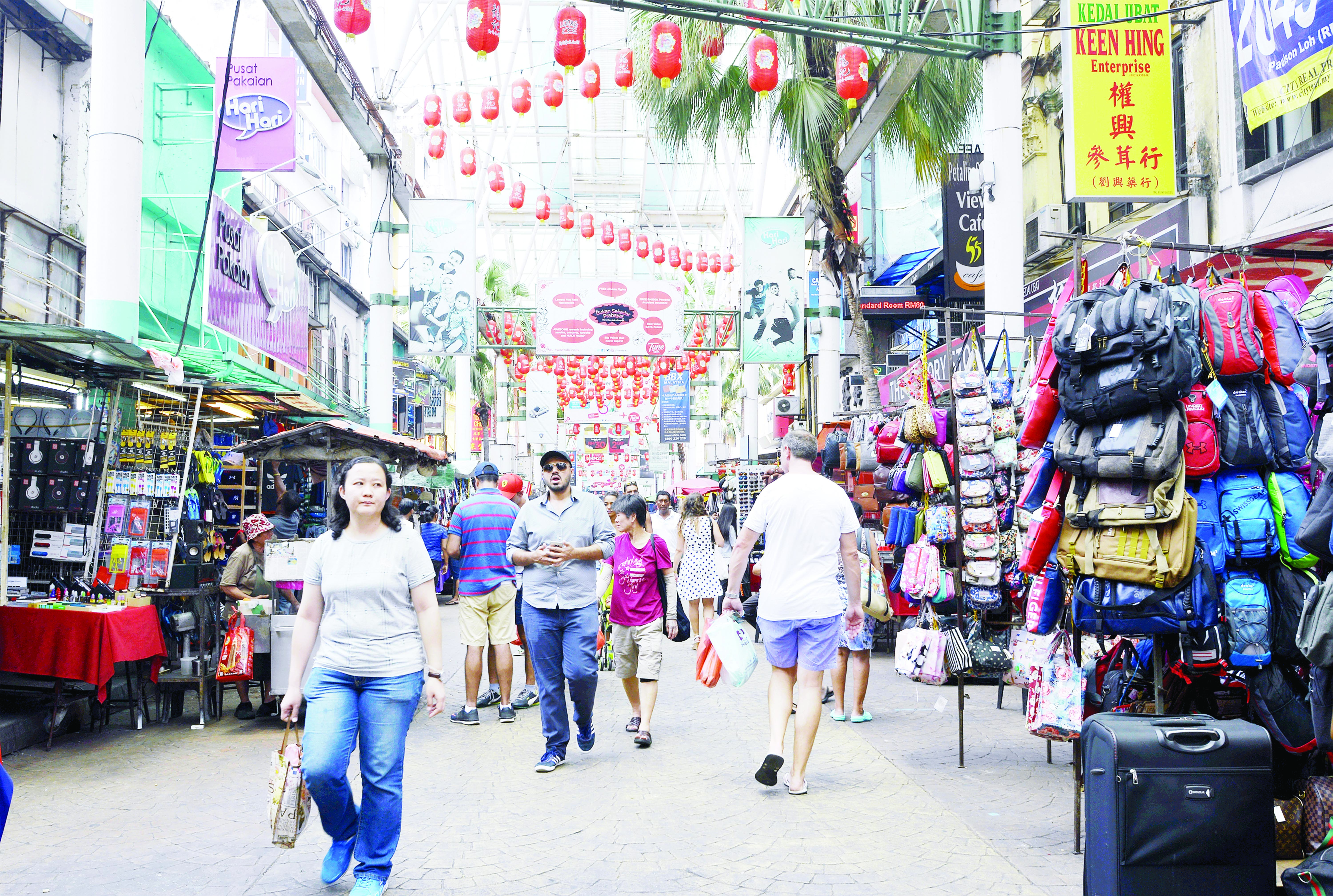 Onn Loke Kopitiam and Ho Kau Hainanese Coffeeshop are two old school eateries that exude nostalgic vibes in spades.