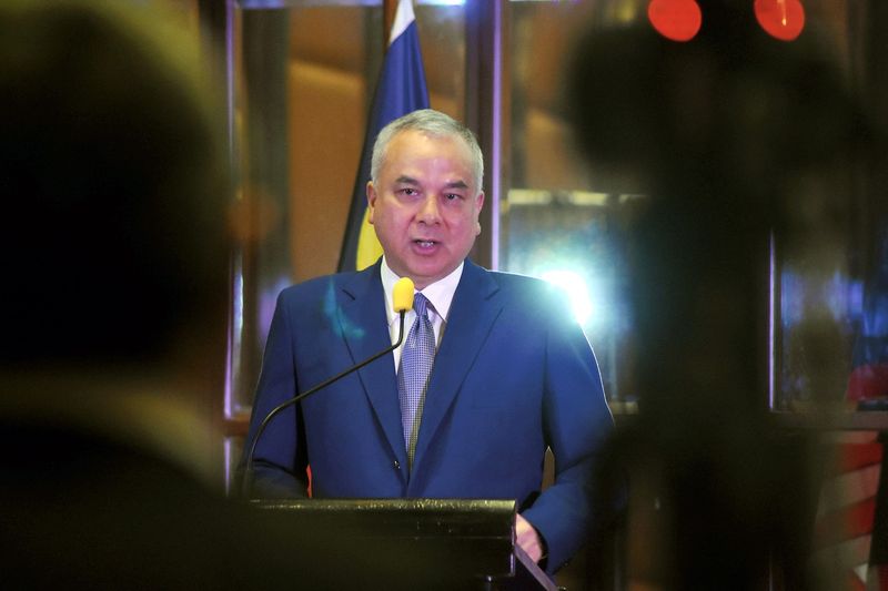 Sultan of Perak Sultan Nazrin Shah speaking during the official launch of the book u00e2u20acu02dcAsean Future Forward Anticipating The Next 50 Yearsu00e2u20acu2122 at a leading hotel in Kuala Lumpur August 28, 2017. u00e2u20acu201d Bernama pic