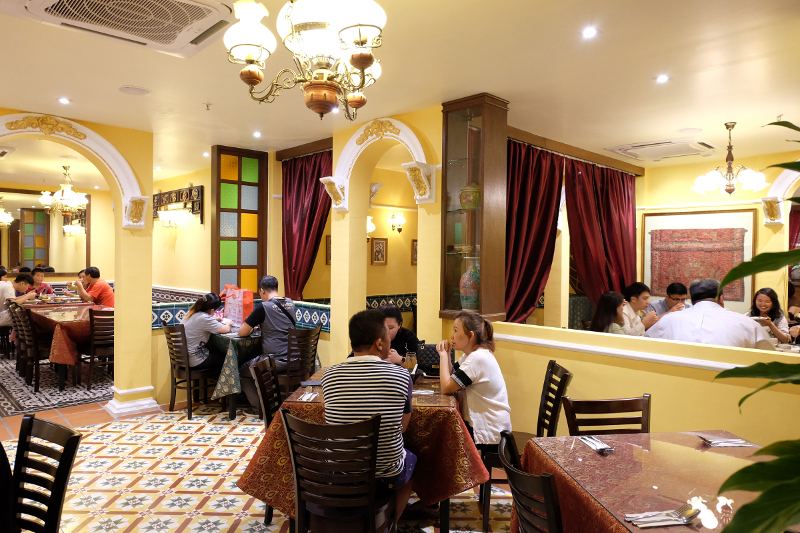 The Richard Rivalee Restaurant is decorated according to the Baba Nyonya theme.
