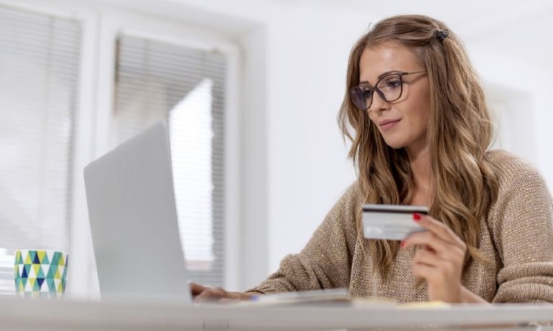 A new study has found that when shopping online, we could be led to purchase a lower quality product just because it has a high number of reviews. u00e2u20acu201d AFP pic