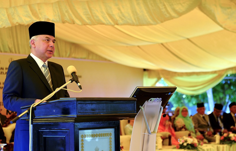 Sultan of Perak, Sultan Nazrin Shah, speaks during the opening ceremony of the Malaysian Statistical Training Institute (ILSM) in Sungkai  September 7, 2017. u00e2u20acu201d Bernama pic