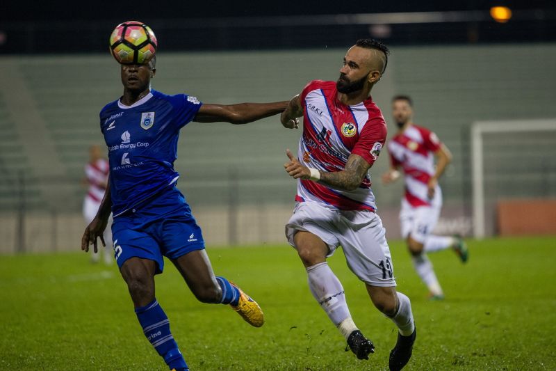 Kuala Lumpuru00e2u20acu2122s Guilherme de Paula (right) in action with Sabahu00e2u20acu2122s Francis Kasonde during the Premier League match at the Selayang Stadium. Kuala Lumpur defeated Sabah 2-0. u00e2u20acu2022 Bernama pic