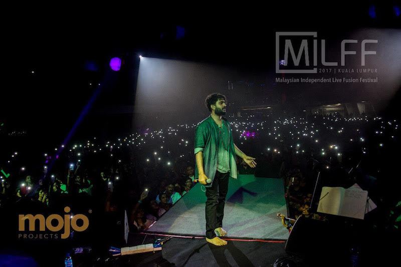 Sid Sriram sang ‘Thalli Pogathey’ and ‘Yennai Matrum Kadhale’ backed by his band comprising of superb musicians such as Keba Jeremiah and music director Leon James on keyboards. — Picture courtesy of Mojo Projects
