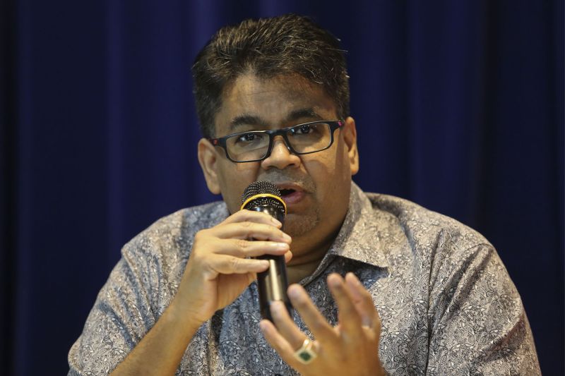 Parti Pribumi Bersatu Malaysia (Bersatu) strategiest, Rais Hussin Mohamed Ariff speaks during a press conference at the Parti Keadilan Rakyat headquarters in Petaling Jaya September 27, 2017. u00e2u20acu2022 Picture by Yusof Mat Isa