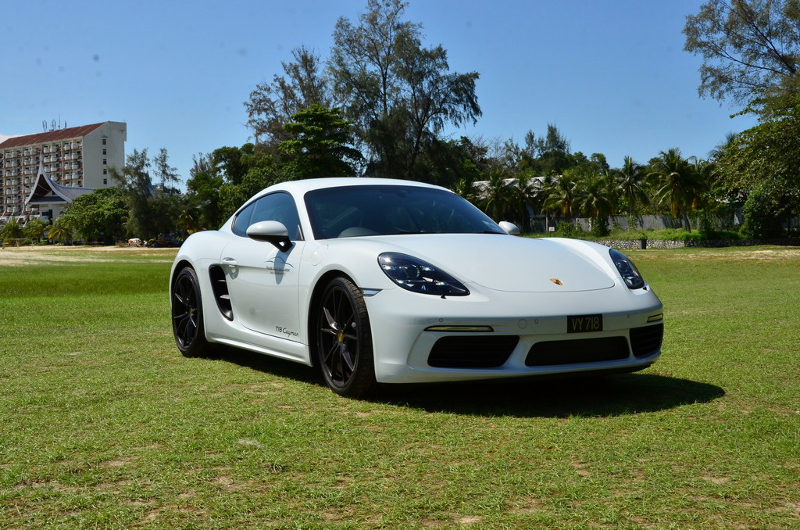 12.0 litre per 100km consumption is quite decent for the Cayman.