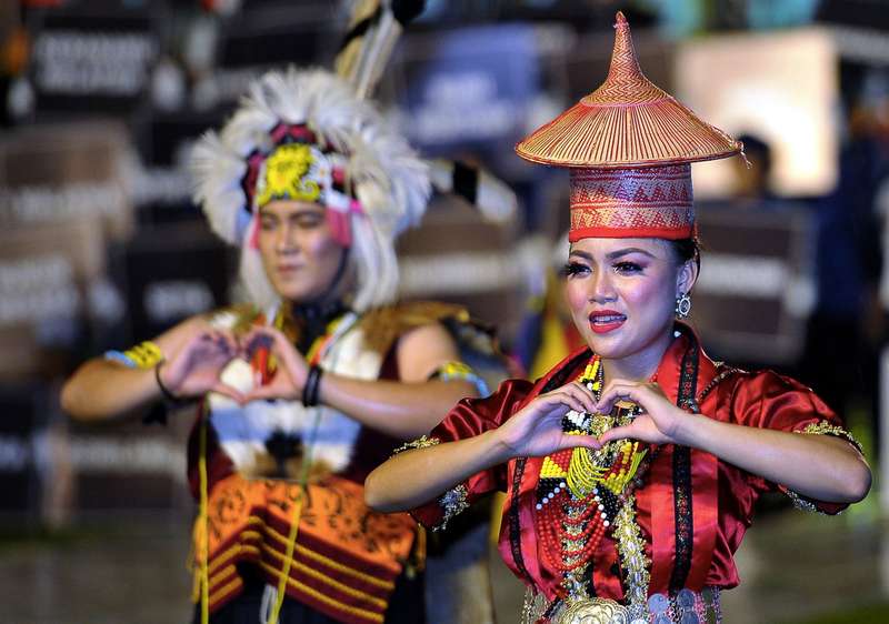 A dance performance at the Sarawak Malaysia Day 2017 celebration at Sibu Town Square September 16, 2017. u00e2u20acu201d Bernama pic 