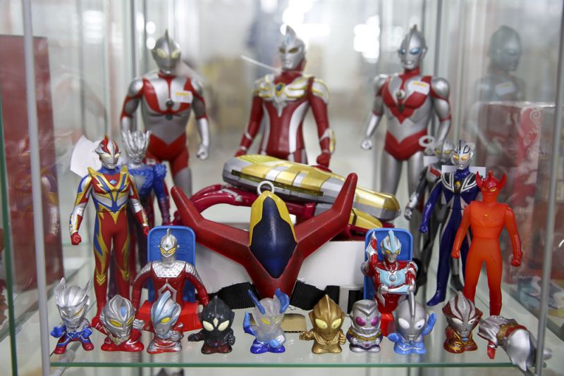 If you love Ultraman, drop by here to shop for these figurines. 