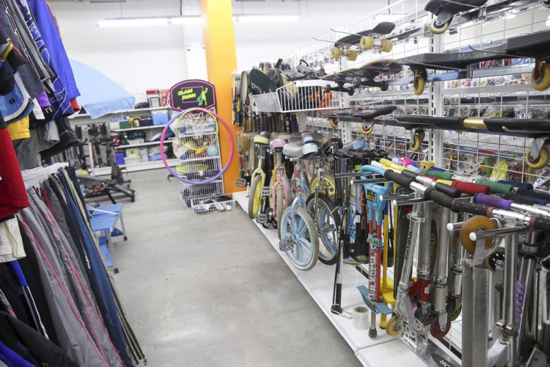 The 1 Shamelin Mall branch has an improved display system for the convenience of its shoppers. 