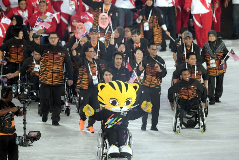 The Malaysian contingent at the 9th Asean Para Games closing ceremony in Bukit Jalil September 23, 2017. u00e2u20acu2022 Bernama pic