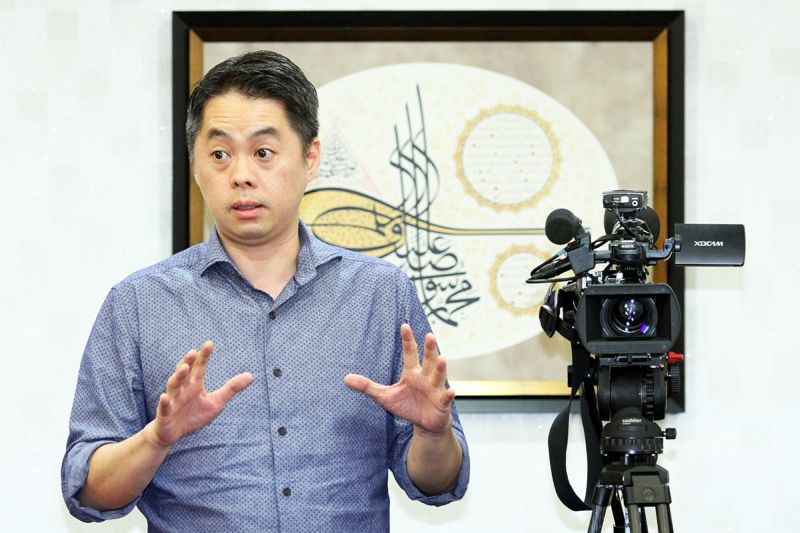 The Malaysian Chairman for Asean Intergovernmental Commission of Human Rights (AICHR) Edmund Bon speaks during the u00e2u20acu02dcPersecution of Muslims in Burmau00e2u20acu2122 discussion at IAIS Malaysia in Kuala Lumpur September 26, 2017. u00e2u20acu2022 Picture by Miera Zulyana