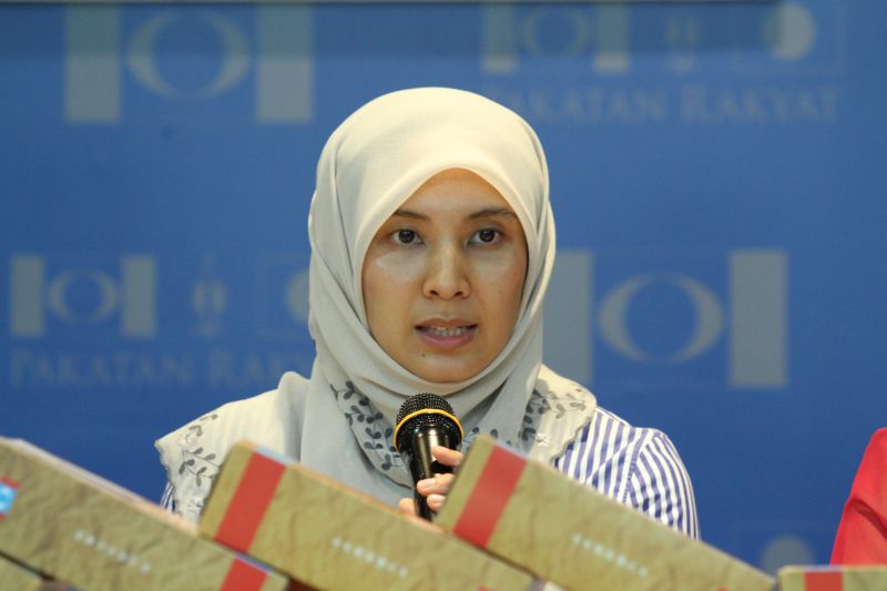 Nurul Izzah Anwar speaks to the media at the Keadilan office in Kuala Lumpur September 12, 2017. u00e2u20acu2022 Picture by Miera Zulyana