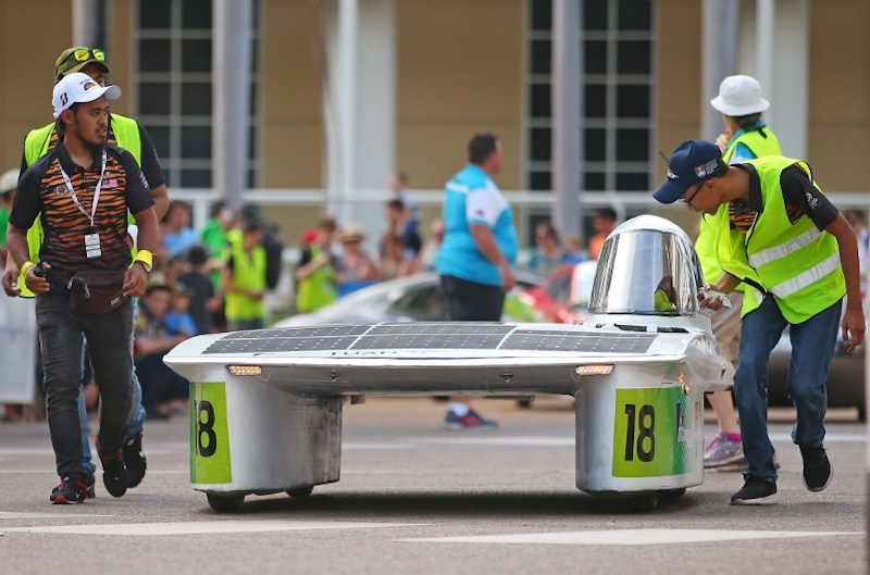 UiTM Eco Photon vehicle ‘TUAH’ leaves the start line in Darwin in this handout from the World Solar Challenge 2017 received on October 9, 2017. — AFP pic