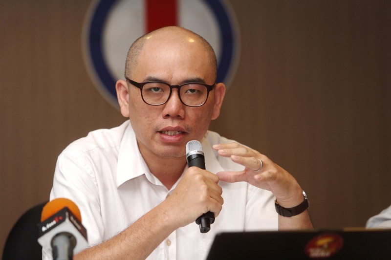 Kampung Tunku assemblyman Lau Weng San speaks during a press conference at the Selangor DAP headquarters in Petaling Jaya October 10, 2017. u00e2u20acu201d Picture by Choo Choy May