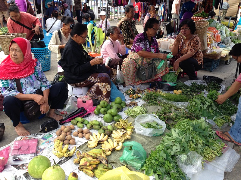 The Donggongon tamu is not just a market, it is also a meeting place to catch up with friends and relatives and of course indulge in some gossip. u00e2u20acu201d Picture by Julia Chan