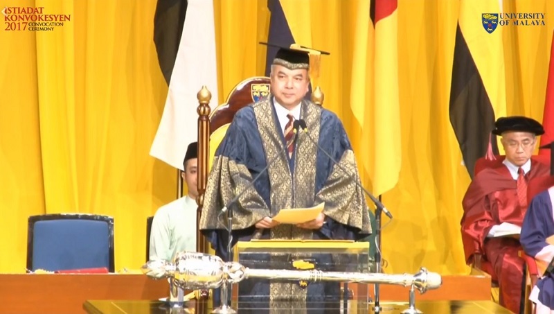 Sultan Nazrin Muizzuddin Shah speaking at the 57th convocation ceremony at Universiti Malaya. u00e2u20acu201d Screen capture via Facebook/Universiti Malaya