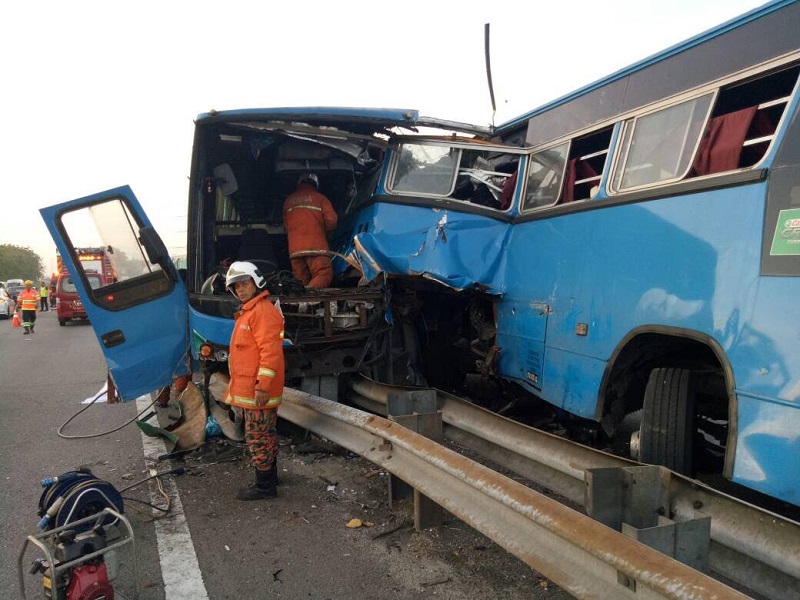 Two buses and a van crashed at the North-South Expressway early this morning. u00e2u20acu201d Picture courtesy of the Fire and Rescue Department