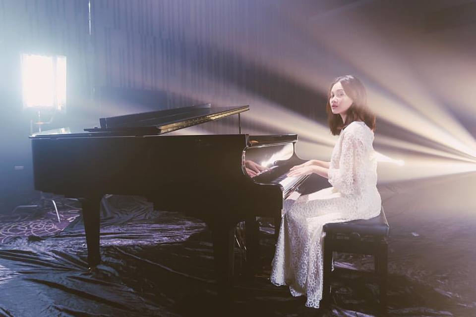 Malaysian songstress Daiyan Trisha wishes to reach out to those with personal struggles through her new song u00e2u20acu02dcKita Manusiau00e2u20acu2122 (u00e2u20acu02dcWe are Humanu00e2u20acu2122). u00e2u20acu201d TheHive.Asia pic
