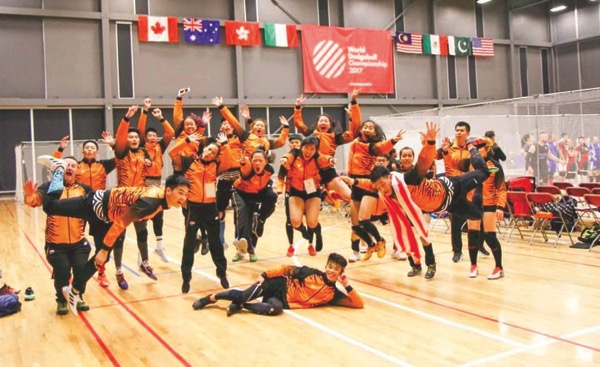 The Malaysian menu00e2u20acu2122s and womenu00e2u20acu2122s team celebrating their wins. u00e2u20acu201d Malay Mail pic