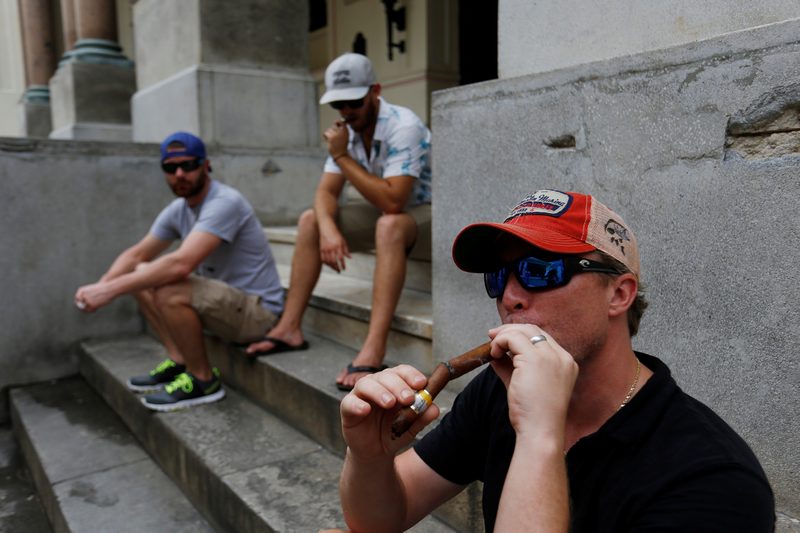 American tourists smoke cigars in Havana September 29, 2017. u00e2u20acu201d Reuters pic
