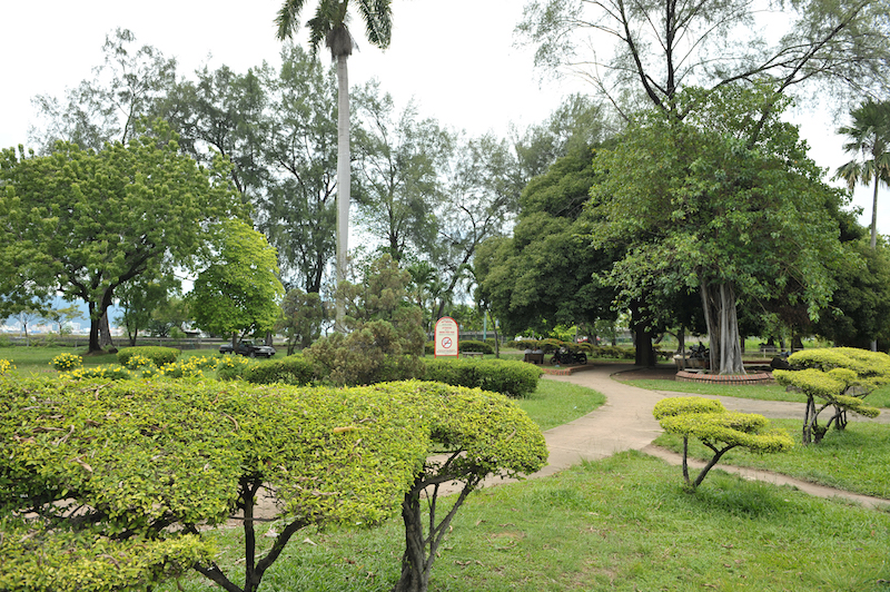 Taman Pantai is one of the few green spaces in the area for a short respite from the heat. — Picture by KE Ooi