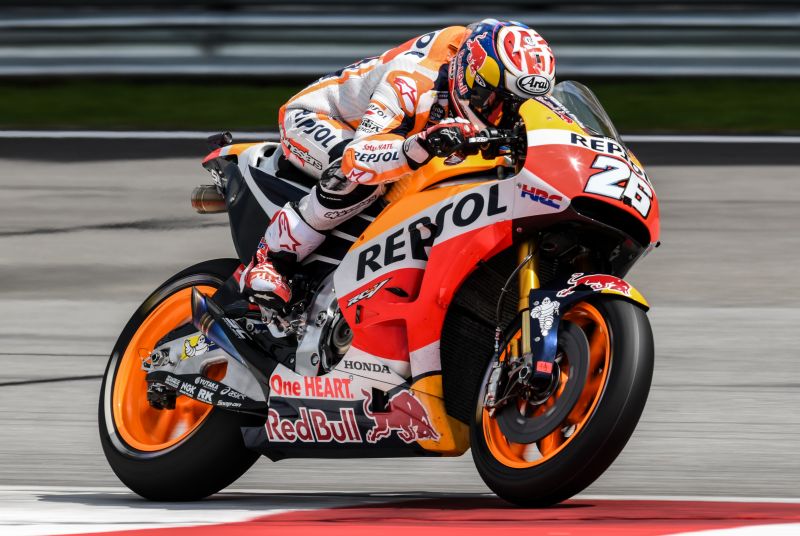 Repsol Honda's Spanish rider Dani Pedrosa powers his bike during the qualifying session of the Malaysia MotoGP at the Sepang International circuit in Sepang on October 28, 2017. u00e2u20acu201d AFP pic