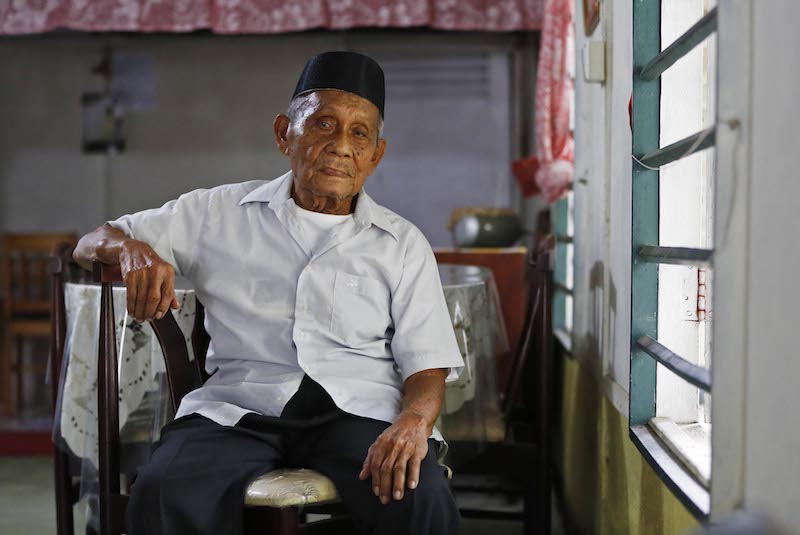 91-year-old Omar Dengkil has lived in Kampung Buangkok for around 67 years, since it began in the 50s. — TODAY pic