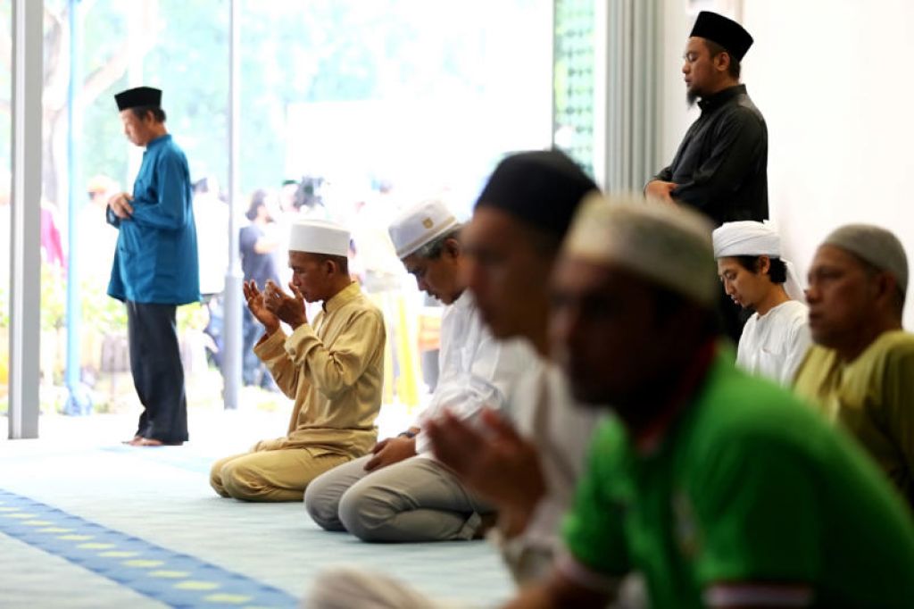 Worshippers perform morning Hari Raya Haji prayers at the An-Nur mosque. u00e2u20acu2022 Picture by Nuria Ling/TODAY